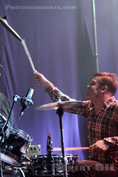 BATTLES - 2011-11-15 - PARIS - La Machine (du Moulin Rouge) - 